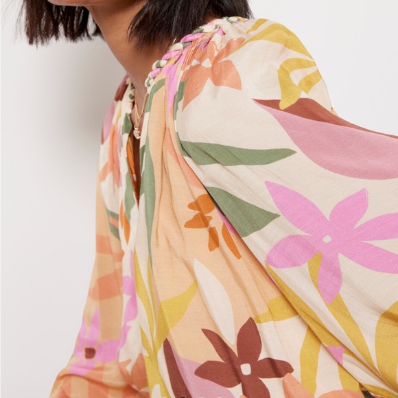 Velvet Dion Blouse OASIS. Worn once. Smoke and pet free home - Picture 3 of 9